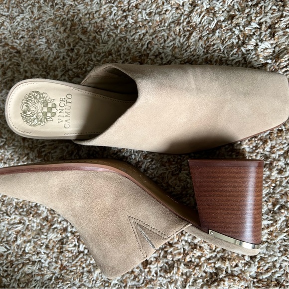 Gorgeous Tan Vince Camuto Mules - Picture 6 of 9